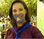 Veja video com Adriana Biroli escalando muro da DNAventura nos 100 dos escoteiros no Brasil